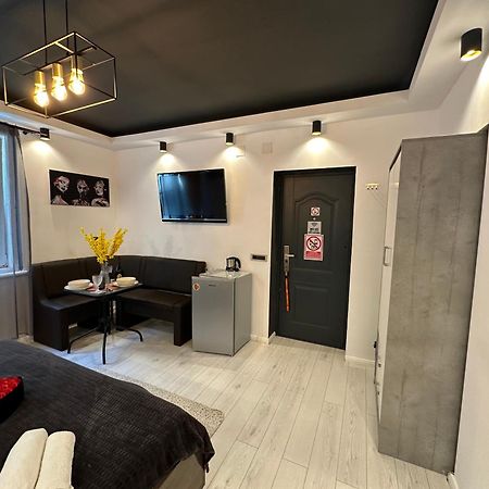 The Fame - Modern Studio In Top Location & Parking Craiova Eksteriør billede
